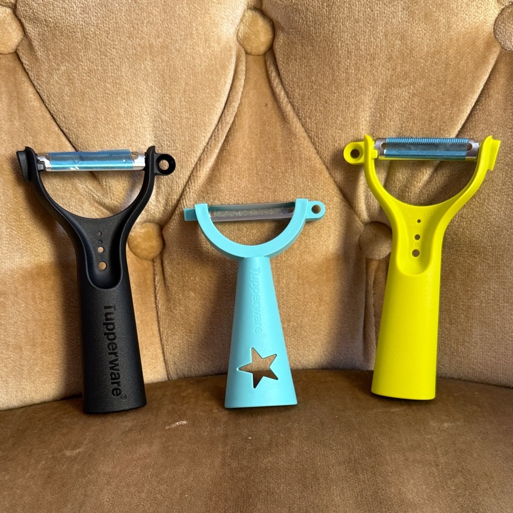 Tupperware Brand New Set of 3 Kitchen Peelers in Black, Baby Blue, and Yellow